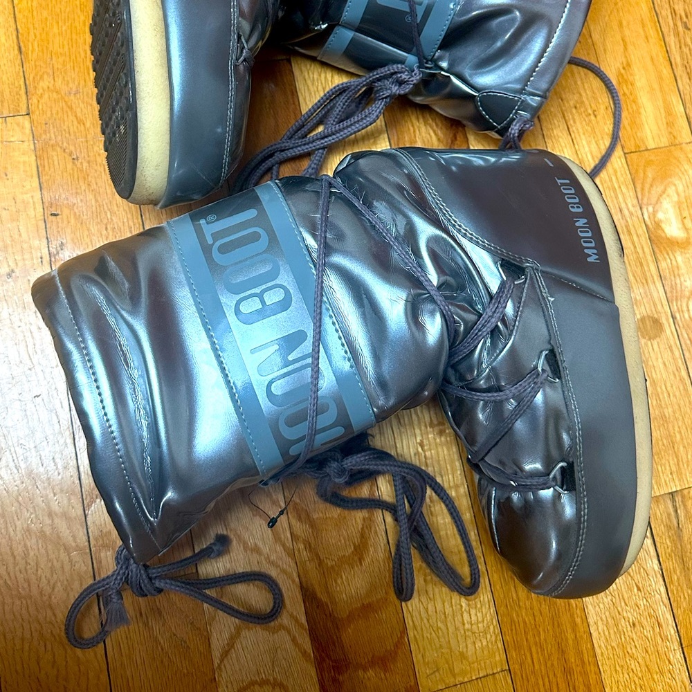 Moon Boot
Women's Gray Icon Glance Snow Boots